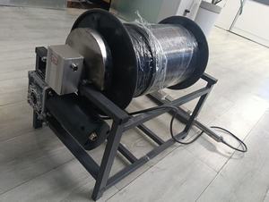 Nueva Cámara para Pozos Profundos con Cable de 100m/200m, Resistente al Agua y a Altas Temperaturas, con Manivela Manual de 73mm y 360° °   Cámara Rotatoria para Perforaciones - Product Image 3