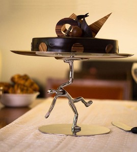 ฐานวางเค้กสีเงินขัดเงาทันสมัยพร้อมฐานรูปคนนามธรรม ฐานวางขนมโลหะดีไซน์สร้างสรรค์ สำหรับงานแต่งงานหรูหรา - Product Image 3