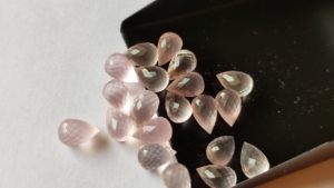 Gotas de lágrima perforadas laterales de cuarzo rosa semiprecioso Natural, cuentas de piedras preciosas de 7x5mm-5x8mm, Cuarzo Rosa facetado para la fabricación de joyas - Product Image 5