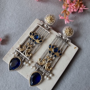 Pendientes largos de diseñador Piedras de circón brillantes con perla para boda Compromiso Fiesta Desgaste Accesorio de moda principalmente - Product Image 4