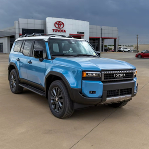 Toyota Landcruiser SUV เบาะหนังแท้2โทนสีใหม่พร้อมจัดส่งถึงประตูส่งพวงมาลัยขวามือ2024 - Product Image 1