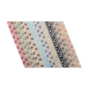 ริบบิ้นถักโครเชต์พร้อมสายรัดถุงเท้าปักเลื่อมจากนักออกแบบ - Product Image 1