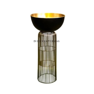 Jardinière en métal de forme ronde enduite de poudre de couleur noire avec intérieur plaqué or et support design unique Vente en gros en vrac - Product Image 1