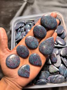 Venta al por mayor de piedra de cianita rubí Natural de grado AAA cabujón hecho a mano joyería de cristal azul varias formas tamaños para piedras preciosas sueltas - Product Image 2