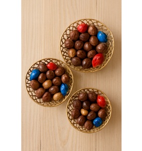 Bandeja decorativa de metal para servir que agrega un toque de sofisticación a cada dulce indulgencia celebraciones a la elegancia diaria - Product Image 1