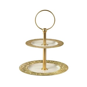 Support de service pour gâteaux en forme de tasse d'excellente qualité Support à gâteaux arrondi en métal de conception attrayante avec base en bois - Product Image 3