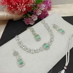 Conjunto de Collar y Pendientes de Novia Tradicional India al por Mayor, Joyería Artificial, Joyería de Moda de Alta Calidad - Product Image 3