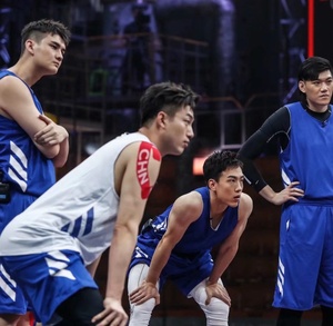 ชุดเสื้อบาสเก็ตบอลผ้าตาข่ายระบายอากาศของผู้ชายชุดเสื้อทีมแห้งเร็วออกแบบได้ตามต้องการ - Product Image 4