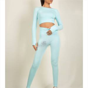 Vêtements de yoga Ensemble de vêtements de sport personnalisable de qualité supérieure pour femmes Ensemble taille haute respirant et à séchage rapide pour femmes - Product Image 4