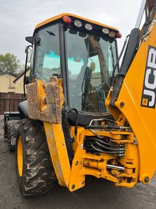 Retroexcavadora JCB 3CX 2022 Usada con Capacidad de Carga Pesada y Mini Cargadora, Capacidad de Carga Nominal de 70 Toneladas, Motor Caterpillar - Product Image 3