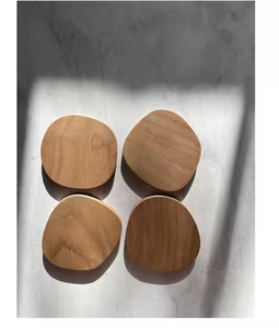 Posavasos de madera decorativos Crescent Crafts con acabado de nogal con ilustraciones tradicionales perfectas por Mats & Pads - Product Image 5