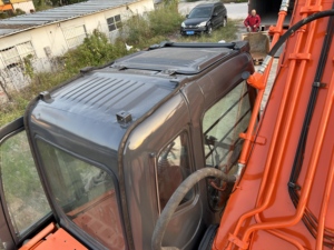 รถขุดไฮดรอลิกแบบล้อ Hitachi ZX240-3 ปี 2023 สภาพ 95% ใหม่ ใช้งานน้อย เครื่องยนต์ 125 กิโลวัตต์ กำลัง 23 ตัน คุณภาพเยี่ยม - Product Image 6