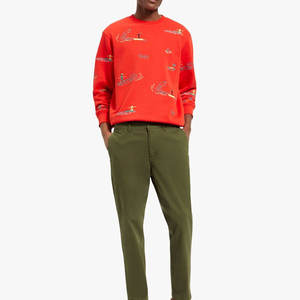 Sudadera Personalizada Lisa con Cuello Redondo en Color Rojo, Sudadera con Logotipo Térmico Personalizado para Hombre - Product Image 3