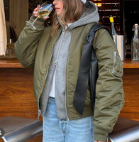 Veste bomber coupe-vent en nylon réversible en gros avec logo personnalisé, veste décontractée légère à blocs de couleur pour femmes, fermeture éclair