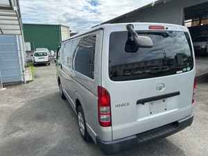 Camioneta Toyota Hiace Usada de 2018 - Product Image 2