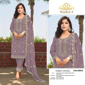 Costume pakistanais moderne élégant tissu d'organza lourd avec des perles de broderie élégantes pour les mariages et les fêtes - Product Image 5