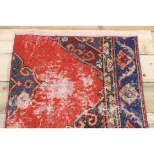 พรมตุรกีโบราณขนาดเล็ก 1.7x4.2 ฟุต (53x128 ซม.) พรมลายดอกไม้สีแดง - Product Image 4