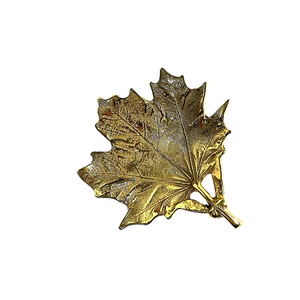 Bol décoratif en laiton Conception de feuille Artisanat Premium Quality Golden Leaf Shape Article décoratif Offre Spéciale - Product Image 1