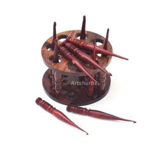 Porte-crochet en palissandre fait à la main organisateur de fil pour tricoter et crocheter avec crochet de support - Product Image 6