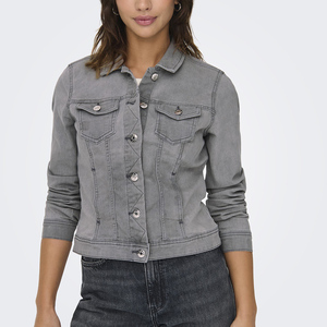 Chaqueta vaquera OEM gris medio de alta calidad para mujer, bolsillos en el pecho y cierre de botones diseñado para mujer, comodidad para todas las estaciones - Product Image 1