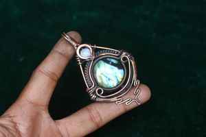 Pendentif en cuivre fait à la main avec de la Labradorite Multi Fire et de la pierre de lune One Eye Design Unique Jewelry Gift for Her Elegant - Product Image 4
