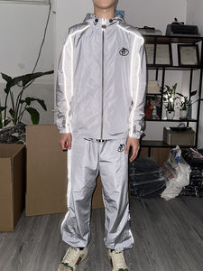 ชุดวอร์มผ้าไนลอนเสื้อมีฮู้ดและกางเกงวอร์มคอกลมสำหรับผู้ชาย - Product Image 3