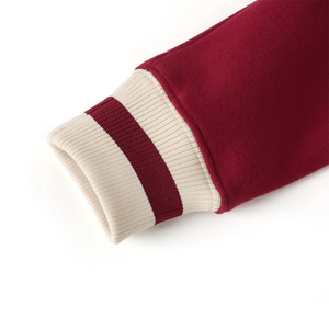 เสื้อฮู้ดดี้เดลต้า คริมสัน เพรป ยูนิเซ็กซ์ ผ้าฝ้ายออร์แกนิคฟลีซ 300 กรัม เป็นมิตรกับสิ่งแวดล้อม สำหรับฤดูหนาว รับผลิตตามแบบ OEM ปักโลโก้ด้วยไหมเชนีล - Product Image 6