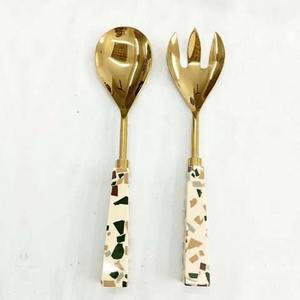 Nouveauté Outils de cuisine personnalisés Ensemble de service à salade en bois avec manche en laiton Ensemble cuillère fourchette décorative de service - Product Image 3