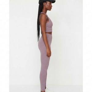 Ensemble de yoga 2 pièces pour femme : soutien-gorge et legging respirants et légers, col carré avec taille élastique, couleur unie – Fournisseur d'ensembles de yoga - Product Image 5