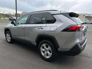 RAV4 XLE FWD SPORT UTILITY FWD (2.5L 4CYL GAS/ELECTRIC CVT) d'occasion 2021/2022 - SUV d'occasion - Product Image 3