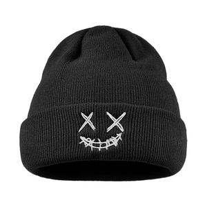 Bonnet tricoté avec logo personnalisé élégant vente en gros bonnet à la mode bonnet chaud d'hiver bonnets brodés pour les acheteurs de boutiques - Product Image 3