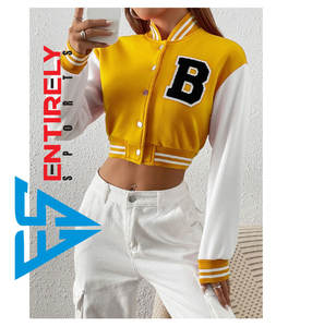 Chaqueta Varsity de Invierno para Mujer, Diseño Personalizado 2025, con Cierre, Forro Polar Sherpa, Bolsillos Bordados, 100% Poliéster, Venta al Por Mayor - Product Image 5