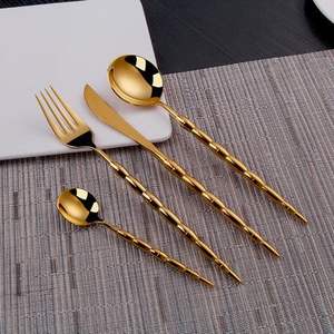 Ensemble de couverts en métal à long manche pour une prise en main facile et un style moderne, parfait pour des repas à la maison élégants - Product Image 3