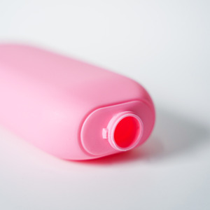 Bouteille en plastique luxueuse de forme plate en HDPE de 500ml pour cosmétiques shampooing revitalisant Gel douche bouteilles vides pour produits de soin de la peau - Product Image 5