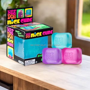 Adorable Juguete Antiestrés de Cubo de Hielo, Juguete de Compresión 3D de Levantamiento Lento, Cubo de Alivio del Estrés para Todas las Edades - Product Image 3