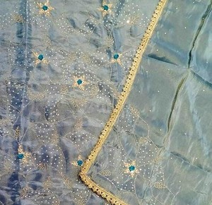 Costumes de fête indiens brodés à la main sans couture de créateur moderne beau style traditionnel pour hommes et femmes - Product Image 2