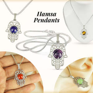 Collar con Colgante de Piedra de Cristal Natural con Amuleto Hamsa y Cadena de Metal - Product Image 3