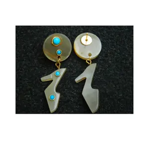 Pendientes de cuerno para mujer de alta demanda, diseño de forma de tacones elegantes, pendientes de joyería de moda para regalo y fiesta decorativa - Product Image 1
