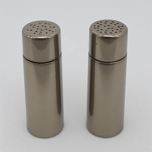 Molinillo de sal y pimienta de acero inoxidable de primera calidad con acabado plateado elegante Trabajo artesanal que ofrece acento decorativo para cenar - Product Image 2