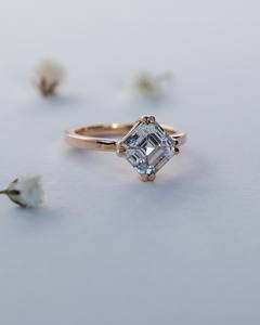 Anillo solitario de moissanita con corte Asscher de 6mm | Anillo de compromiso de oro rosa | OEM de oro plateado personalizado de joyería fina - Product Image 1