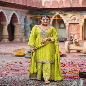 Attrayant Ethnique Incroyable Couleur Premium Chinon Avec Broderie Salwar Costume Femme Mode De L'Inde Au Prix De Gros - Product Image 1