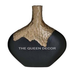 แจกันดอกไม้และห้องนั่งเล่นทำจากโลหะอลูมิเนียมหล่อและผิวนูนดีไซน์เป็นเอกลักษณ์ - Product Image 6