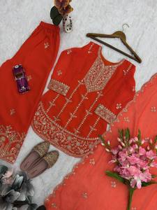 Ensemble de costumes de mariée indiens et pakistanais Salwar Kameez et Sharara Plazzo Kurta pour femmes, fabriqués à la main pour un look parfait - Product Image 4