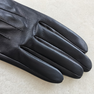 Guantes de cuero al por mayor de fábrica con puños de piel de mapache Guantes de cuero con ribete de piel para mujer - Product Image 4