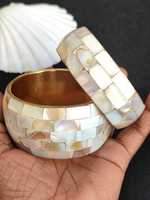 Bracelet jonc en laiton incrusté de coquille d'ormeau, bijoux en nacre et coquillages marins, entièrement fait main, artisanat moderne MS, taille personnalisée
