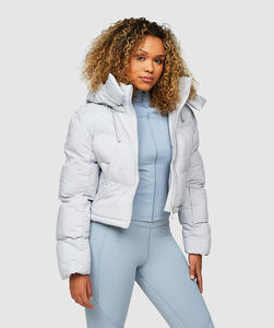 Veste à capuche Vista Puffer grise glace personnalisée pour femmes OEM veste à capuche avec fermeture éclair et bulle veste de duvet d'hiver respirante pour femmes Vente en gros - Product Image 2