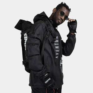 Veste Streetwear personnalisée Cyberpunk Techwear pour hommes Hip Hop avec capuche en tissu polaire technique multi-poches - Product Image 3