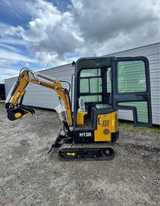 LIVRAISON GRATUITE  AGT H13R EPA CE Moteur 1,2 tonne 13,5 CV mini-excavatrice Cylindre hydraulique Eaton Pompe à engrenages de moteur Boîte de vitesses Engrenage PLC - Product Image 2