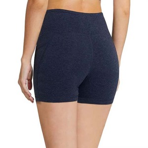 Ropa de mujer de buena calidad transpirable con bolsillos Spandex poliéster cintura elástica verano entrenamiento pantalones cortos de mujer Color verde - Product Image 6