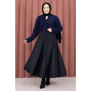 Falda de tela suave índigo con estampado de guinga, cintura natural, tela transpirable, estilo casual, diseño de botones, estampado digital, largo hasta la rodilla, cintura con logo. - Product Image 1